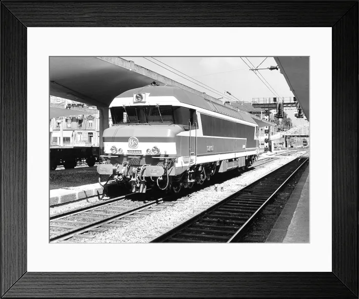 Framed Print : SNCF locomotives 140 C 37 and BB 65042