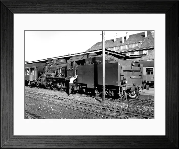 Framed Print : DB locomotive 038 156-6