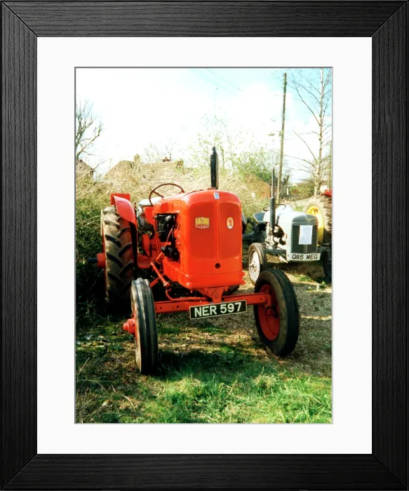 Framed Print : Nuffield Universal tractor, at Little Downham Framed Print : Nuffield Universal tractor, at Little Downham