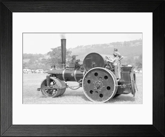Framed Print : Wallis and Steevens Road Roller Framed Print : Wallis and Steevens Road Roller
