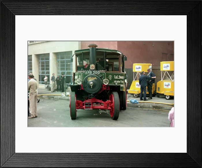 Framed Print : Foden Tractor number: 14084, Duchess of Gloucester Framed Print : Foden Tractor number: 14084, Duchess of Gloucester