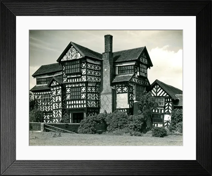 Framed Print : Moreton Hall Gate-house and moat Framed Print : Moreton Hall Gate-house and moat
