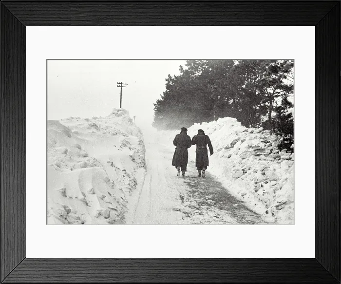 Framed Print : After Polish soldiers have helped to clear snow for communities, two are walking, Yorkshire Date: 1947 - 1948 Framed Print : After Polish soldiers have helped to clear snow for communities, two are walking, Yorkshire Date: 1947 - 1948