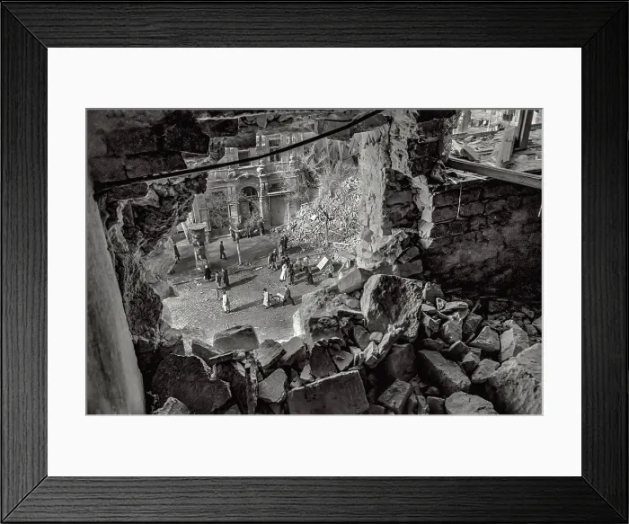 Framed Print : Hungarian Revolution, Budapest Framed Print : Hungarian Revolution, Budapest