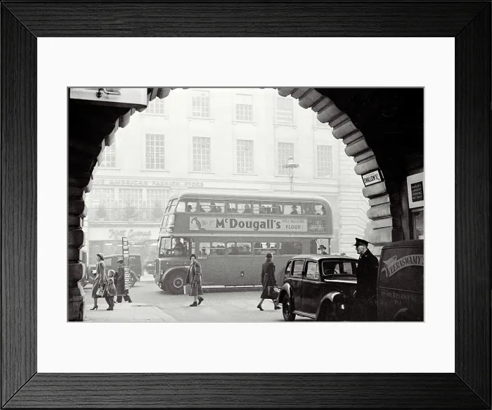 Framed Print : Swallow street arch, London Framed Print : Swallow street arch, London