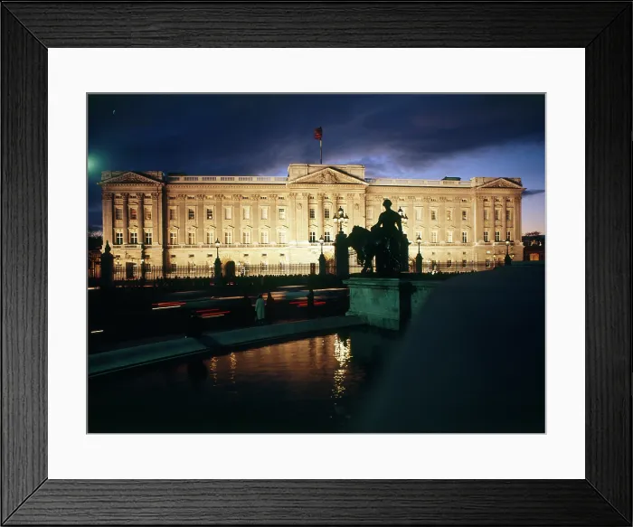 Framed Print : Buckingham Palace by night, London Date: circa 1960s Framed Print : Buckingham Palace by night, London Date: circa 1960s