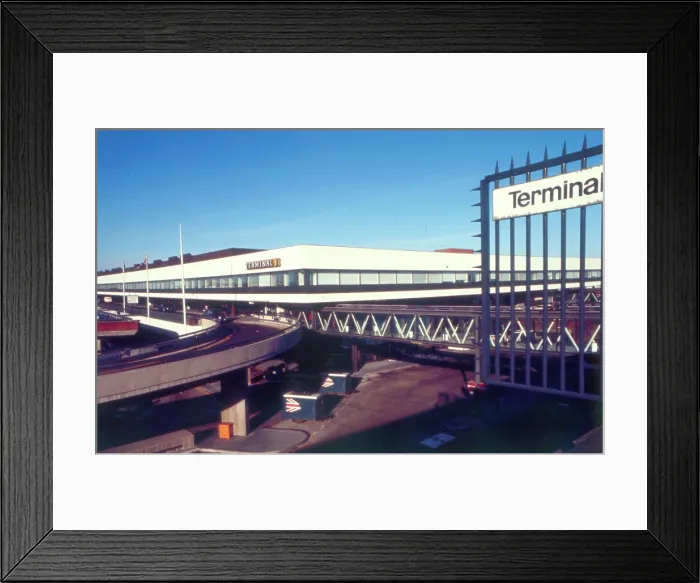Framed Print : London Heathrow Airport - Terminal 1 building. Date: circa 1960s Framed Print : London Heathrow Airport - Terminal 1 building. Date: circa 1960s