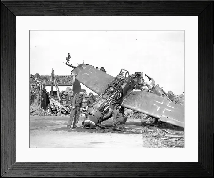 Framed Print : Wrecked Messerschmitt Bf 109G at B-40 Beauvais-Nivillers Framed Print : Wrecked Messerschmitt Bf 109G at B-40 Beauvais-Nivillers