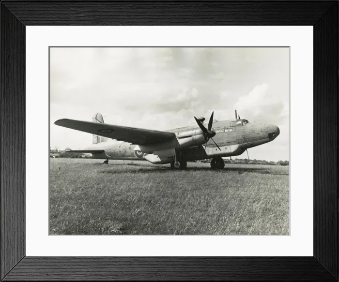 Framed Print : Vickers Warwick at Luton Framed Print : Vickers Warwick at Luton