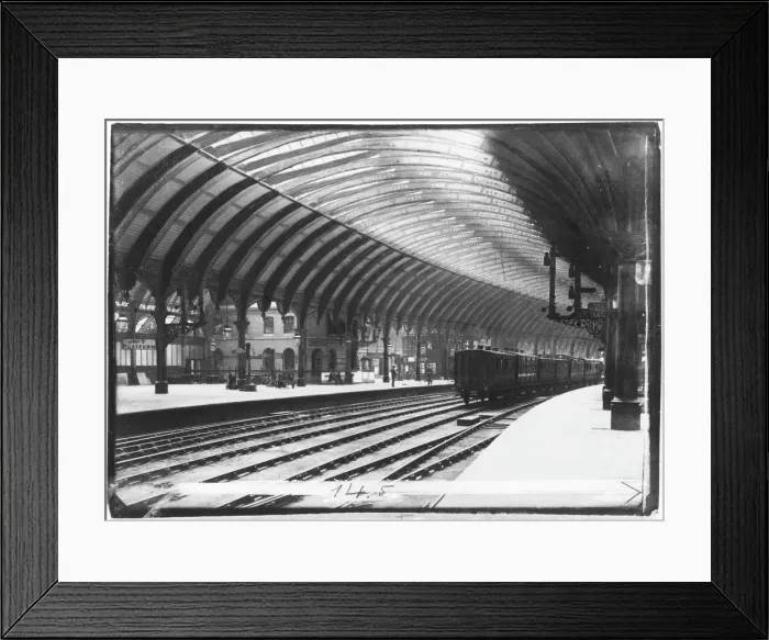 Framed Print : York Station / Frith 2 Framed Print : York Station / Frith 2