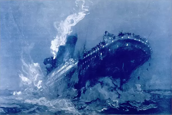 Titanic Sinks