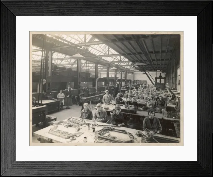 Framed Print : Women in Ww1 Factory Framed Print : Women in Ww1 Factory