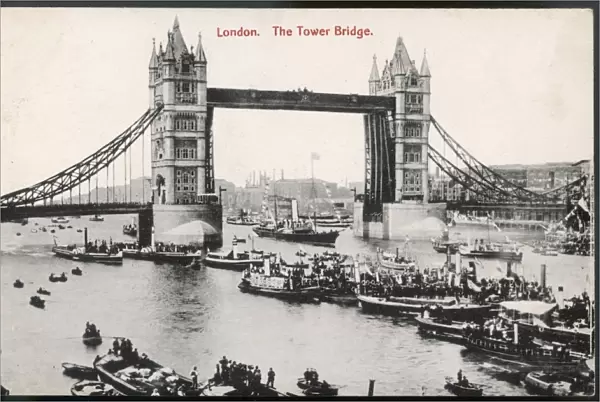 Tower Bridge  /  Opening 94