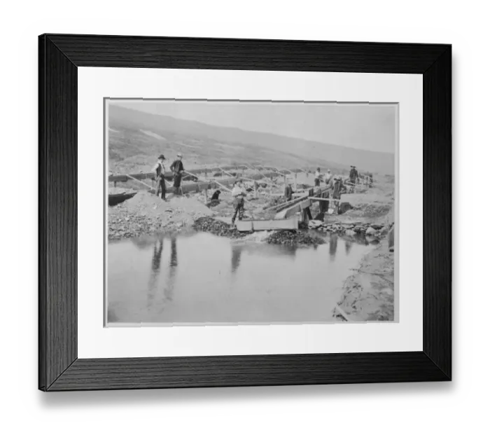 Framed Print : Klondike / Sluicing 1900 Framed Print : Klondike / Sluicing 1900