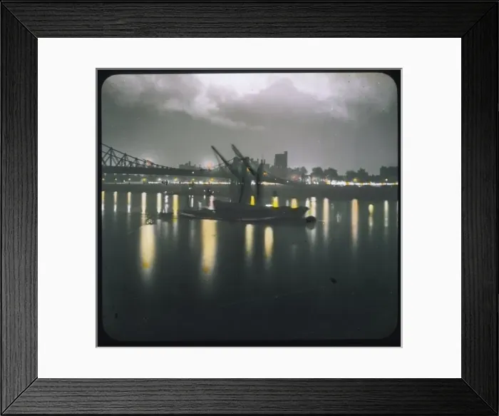 Framed Print : Lambeth Bridge / Lantern Framed Print : Lambeth Bridge / Lantern