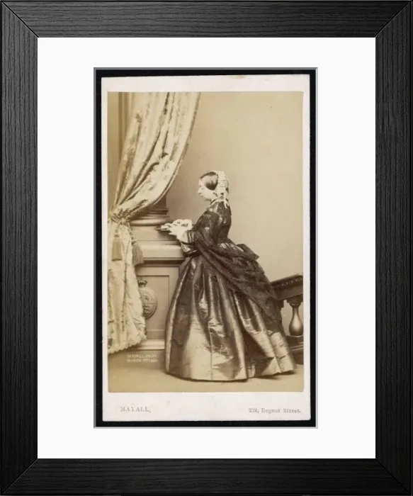 Framed Print : Q Victoria / Mayall Cdv Framed Print : Q Victoria / Mayall Cdv