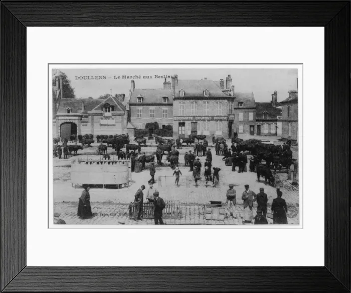 Framed Print : Pissoir, Doullens Framed Print : Pissoir, Doullens