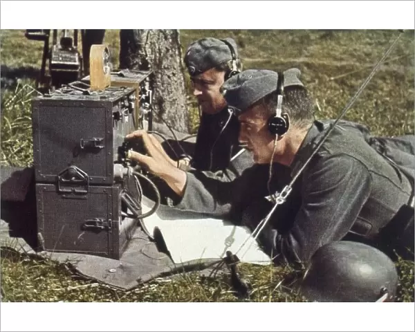 Radio  /  Ww2 German Army