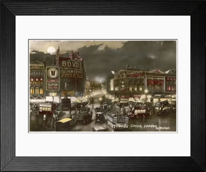 Framed Print : London / Piccadilly Circus Framed Print : London / Piccadilly Circus
