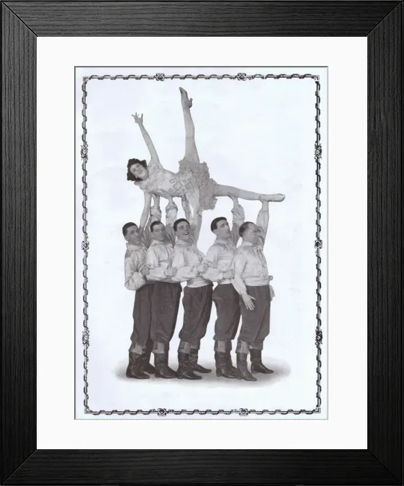 Framed Print : En Pleine Folie at the Folies Bergere Framed Print : En Pleine Folie at the Folies Bergere
