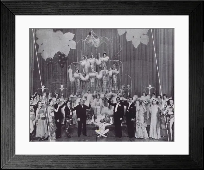 Framed Print : Dinner and supper shows Plaisirs de Paris and Montmartre a M Framed Print : Dinner and supper shows Plaisirs de Paris and Montmartre a M