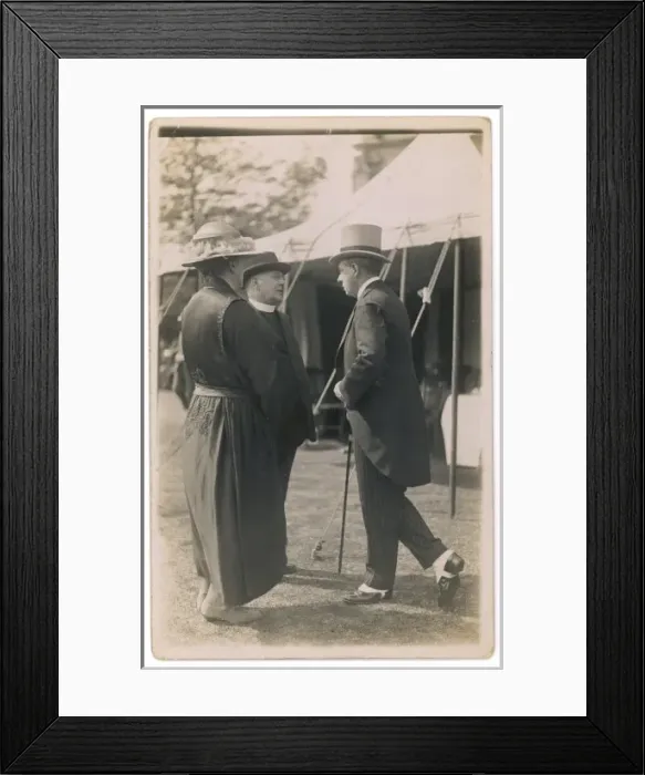 Framed Print : Smart Daywear 1920S Framed Print : Smart Daywear 1920S