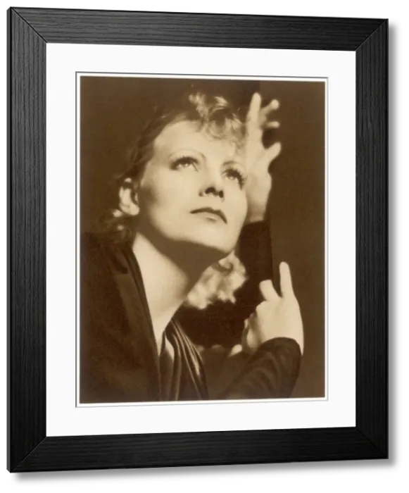 Framed Print : Greta Garbo Framed Print : Greta Garbo