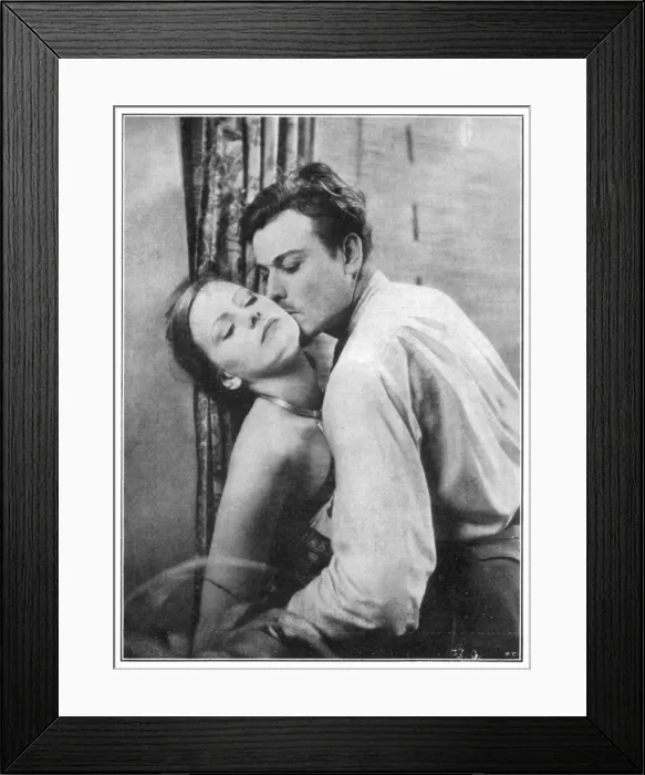 Framed Print : Greta Garbo Framed Print : Greta Garbo