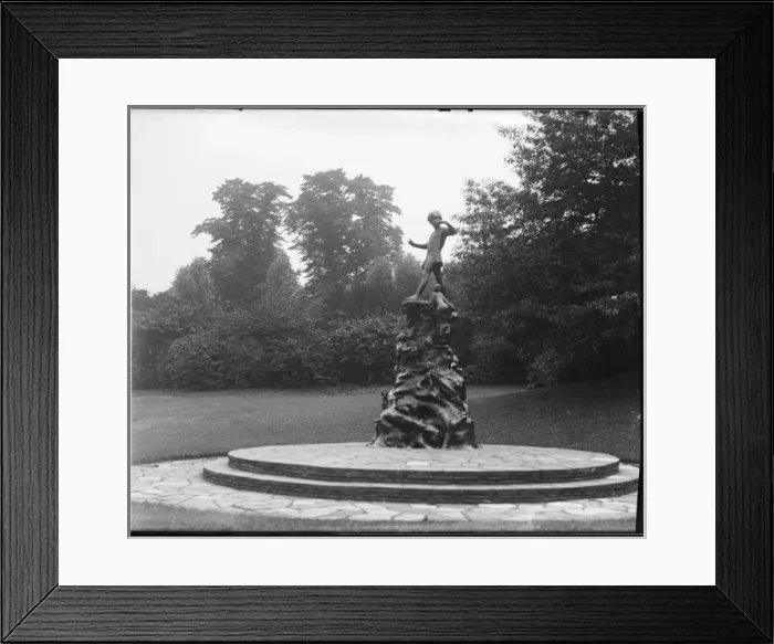 Framed Print : Peter Pan Statue Framed Print : Peter Pan Statue