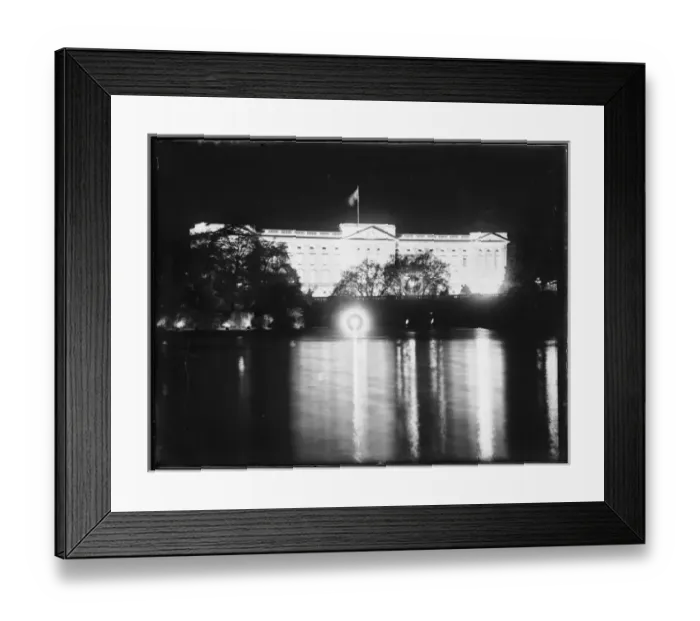 Framed Print : Buckingham Palace Framed Print : Buckingham Palace