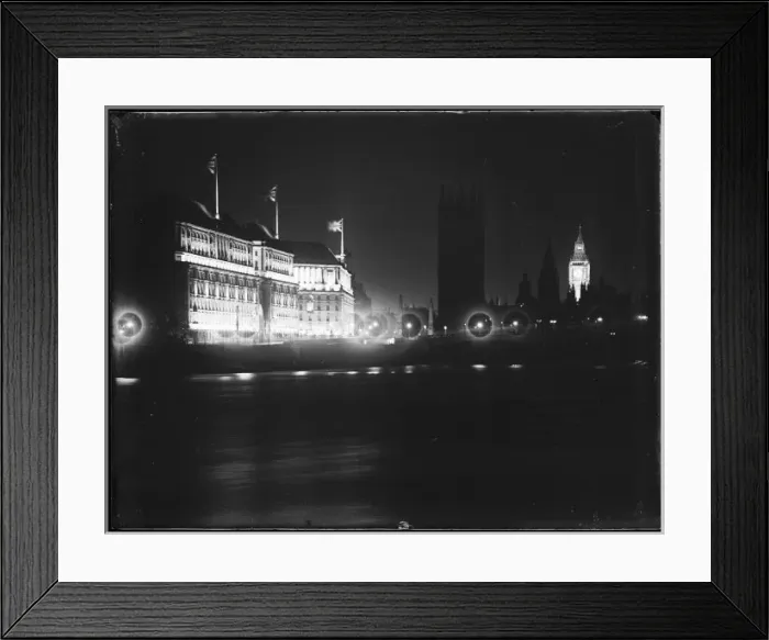 Framed Print : Westminster by Night Framed Print : Westminster by Night