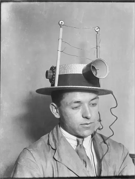 Hat Wireless 1930S