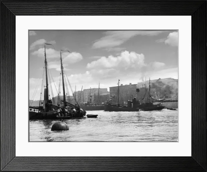 Framed Print : Billingsgate & Thames Framed Print : Billingsgate & Thames