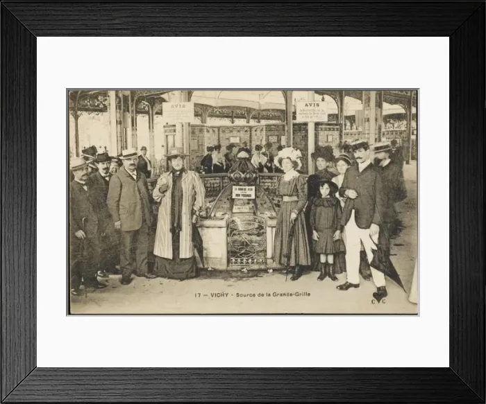 Framed Print : Vichy Drinkers Framed Print : Vichy Drinkers