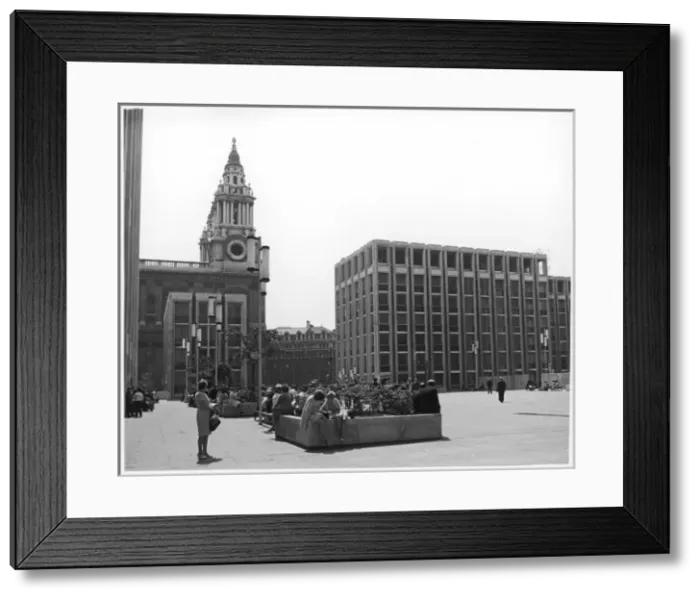 Framed Print : St Pauls Precincts Framed Print : St Pauls Precincts
