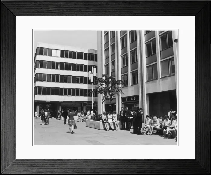 Framed Print : St Pauls Precincts Framed Print : St Pauls Precincts