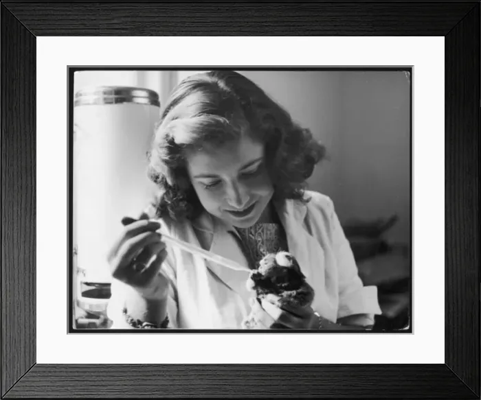 Framed Print : Feeding Time Framed Print : Feeding Time