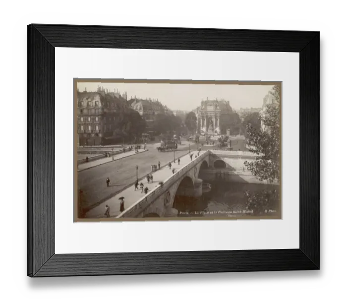 Framed Print : Paris / Fountain Framed Print : Paris / Fountain