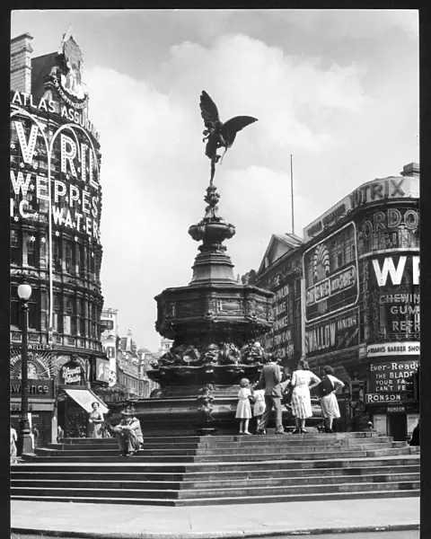 Piccadilly  /  Eros 1950S
