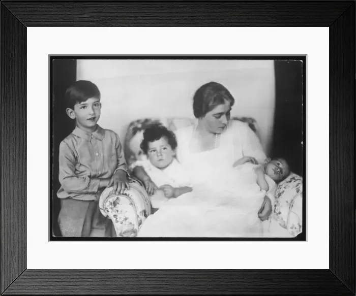 Framed Print : QUEEN MARIE (1900-61) Framed Print : QUEEN MARIE (1900-61)
