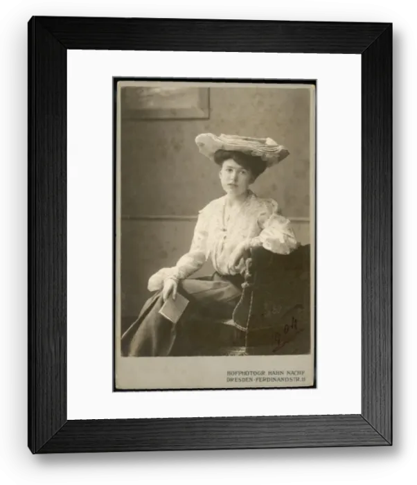 Framed Print : Costume / Photo 1904 Framed Print : Costume / Photo 1904