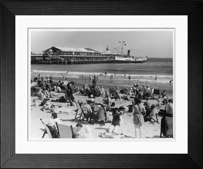 Framed Print : Holidaying in Blighty Framed Print : Holidaying in Blighty