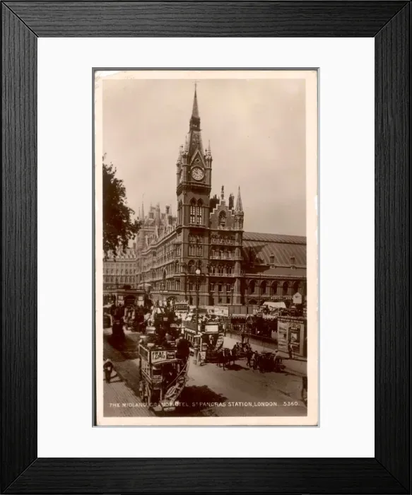 Framed Print : Social / St Pancras C1910 Framed Print : Social / St Pancras C1910