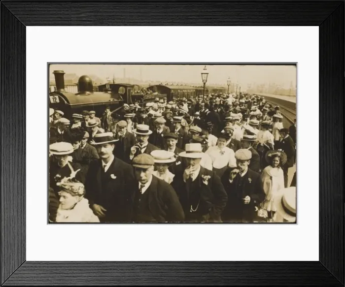 Framed Print : Excursion Crowd Station Framed Print : Excursion Crowd Station