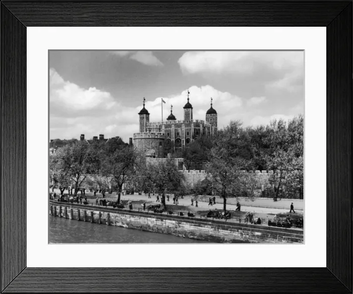 Framed Print : Tower of London Framed Print : Tower of London