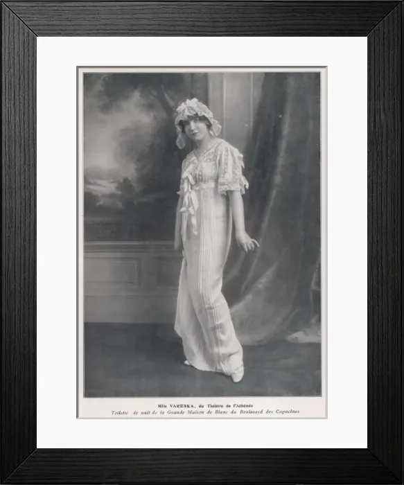 Framed Print : Vareska Night Attire Framed Print : Vareska Night Attire
