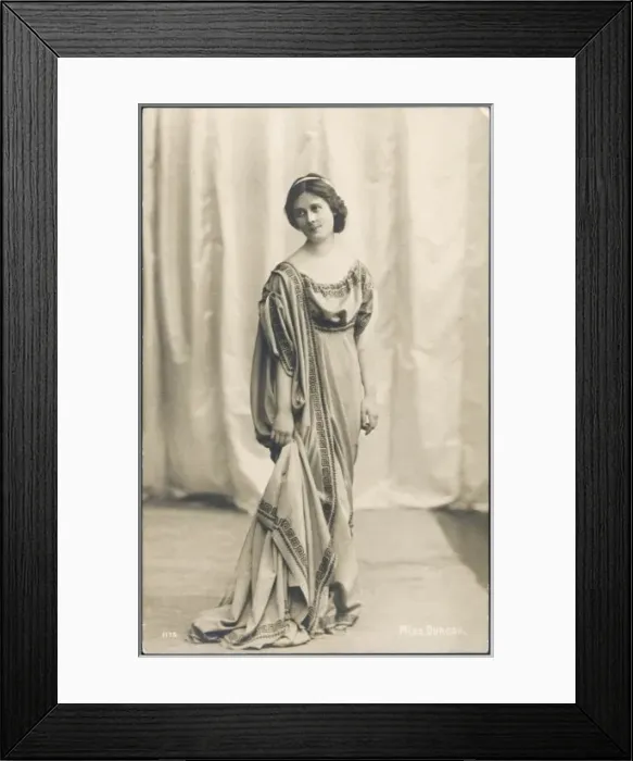 Framed Print : Isadora Duncan / Robe Framed Print : Isadora Duncan / Robe