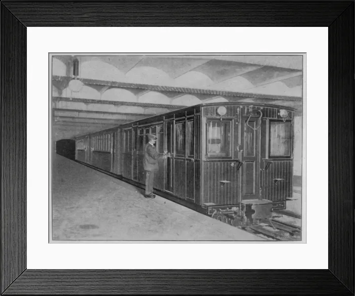 Framed Print : Metro - Palais Royal Framed Print : Metro - Palais Royal