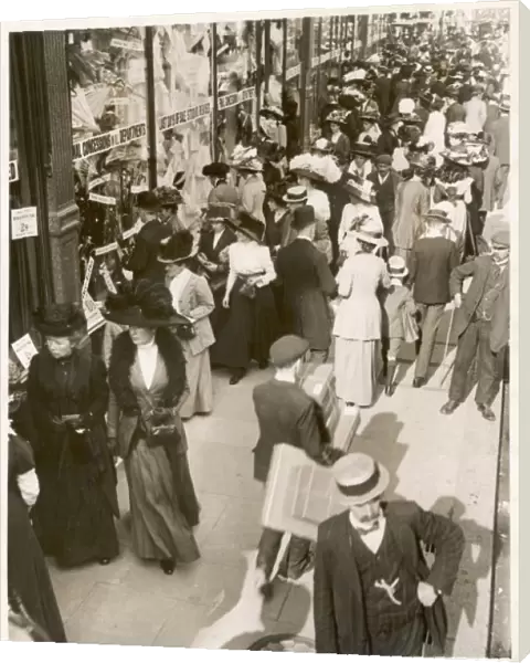 London Shoppers 1908