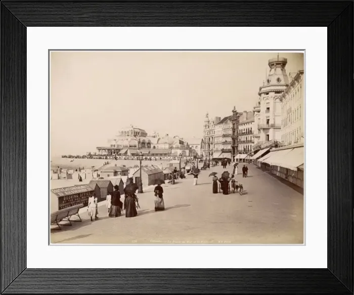 Framed Print : Ostend Promenade / Photo Framed Print : Ostend Promenade / Photo